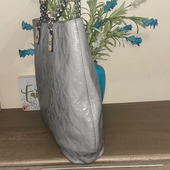 Michael Kors Jet Set Chain Tote EUC - Picture 4 of 12